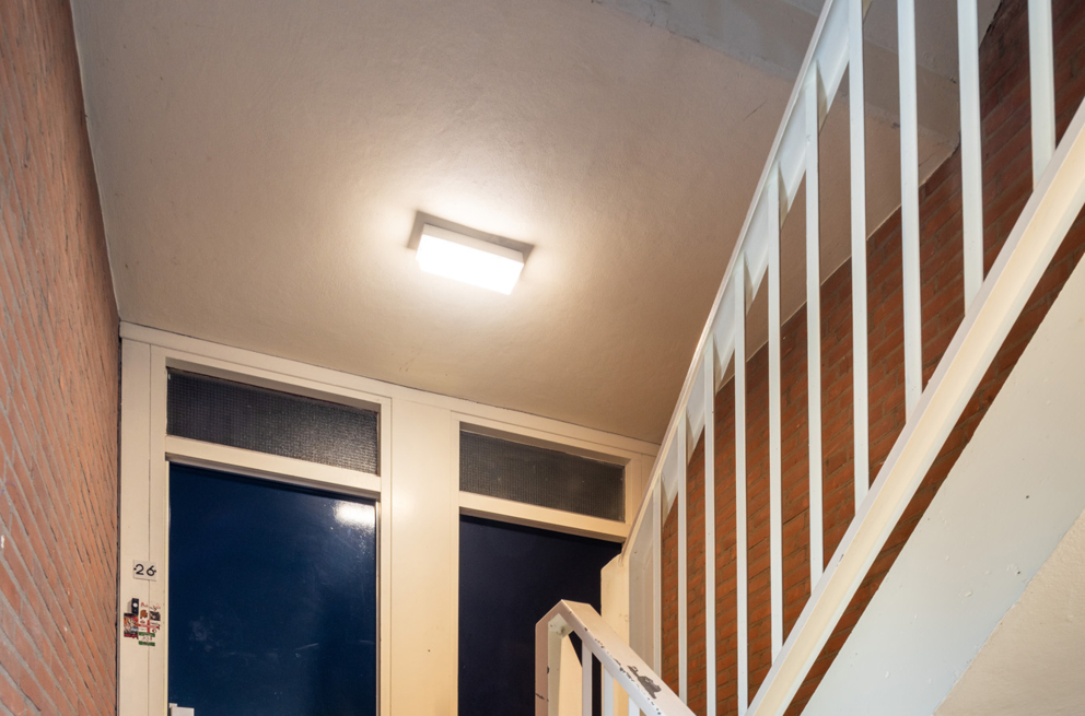 Lightronics PVX TPS en DOTT armaturen in het trappenhuis van een appartementencomplex van Waterweg Wonen in Vlaardingen