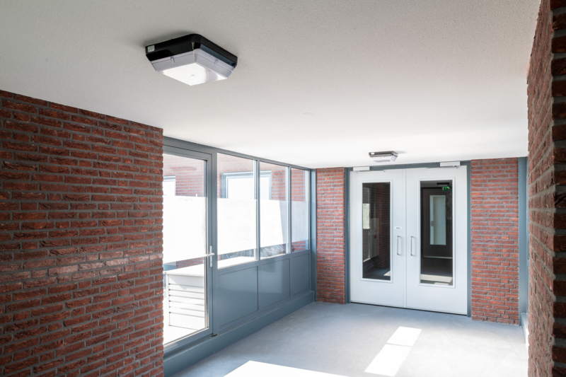 Lightronics TPB armaturen in de hal van een appartementencomplex in Bergambacht