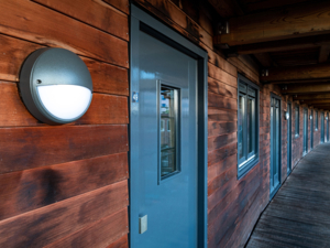 Lightronics DOTT armaturen in de galarij van appartementencomplex Hoge Rij in Deventer