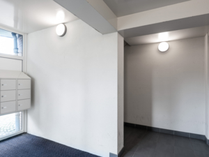 Lightronics DOTT armaturen bij de entree van een appartementencomplex van Waterweg Wonen in Vlaardingen