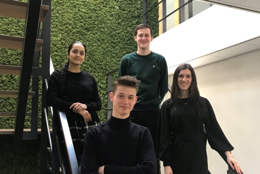 Begin 2022 zijn er 4 stagiaires gestart bij Lightronics, op de afdeling R&D, HR en Bedrijfsbureau. Stagiaires Lightronics 2022