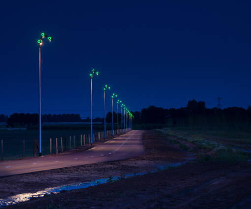 Lightronics fietskettingarmaturen door Iris Dijkstra van Atelier LEK langs het Rijnwaalpad fietspad tussen Arnhem en Nijmegen