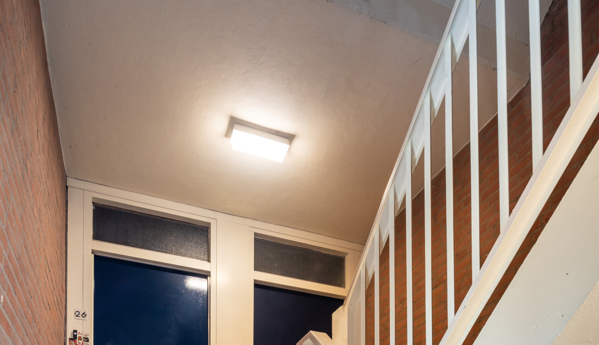 Lightronics PVX TPS en DOTT armaturen in het trappenhuis van een appartementencomplex van Waterweg Wonen in Vlaardingen