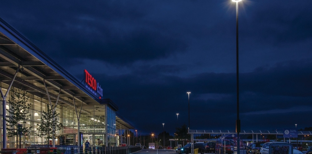 Lightronics JUNO armaturen op een parkeerplaats Lightronics JUNO armaturen op een parkeerplaats