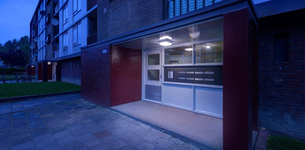 Lightronics TPB armatuur bij de entree van een flat Lightronics TPB armatuur bij de entree van een flat