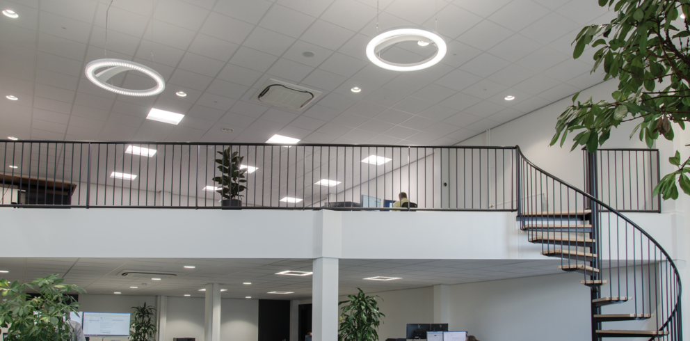 lightronics-35 lightronics-35