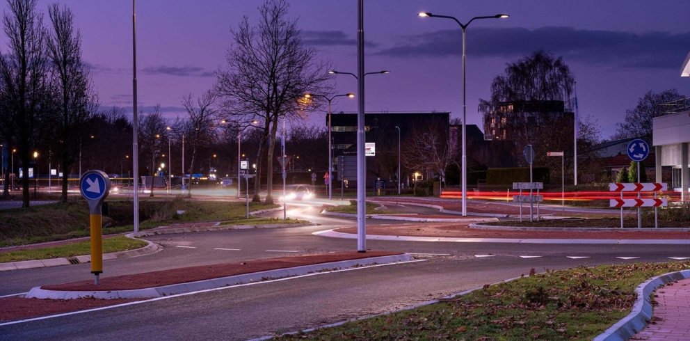 Lightronics armatuur BURAN langs een weg Lightronics armatuur BURAN langs een weg