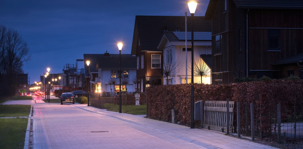 Lightronics Prunus A2 straatverlichting in een woonstraat in Drachten