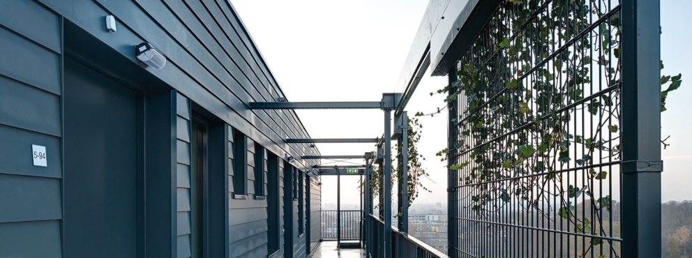 Lightronics WVK armatuur in de galerij van een appartementencomplex Lightronics WVK armatuur in de galerij van een appartementencomplex