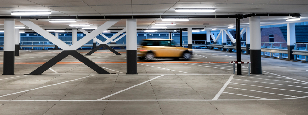 Lightronics PGA armaturen in een parkeergarage Lightronics PGA armaturen in een parkeergarage