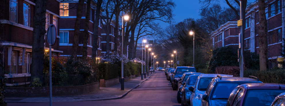 Lightronics BERLAGE armatuur in een woonwijk in Den Haag