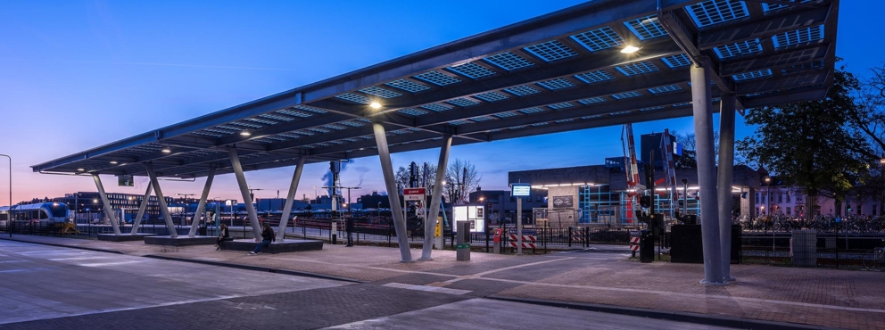 Lightronics PRUNUS D armatuur op een busstation