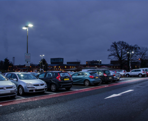 Lightronics armaturen op een parkeerplaats