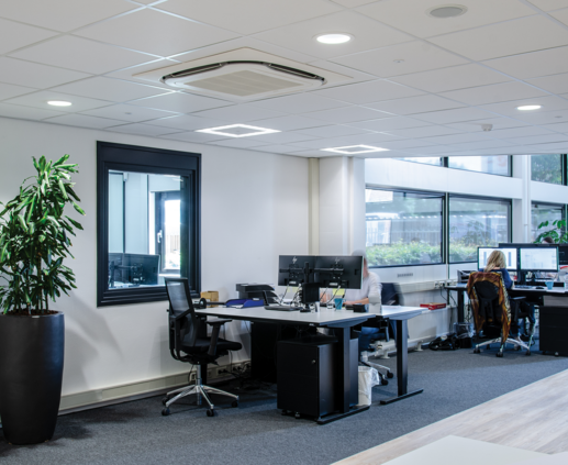 werken bij Lightronics - bedrijfsbureau werken bij Lightronics - bedrijfsbureau