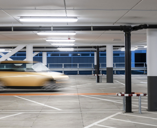 Lightronics PGA II Smart Scan armaturen in een parkeergarage in Tilburg Lightronics PGA II Smart Scan armaturen in een parkeergarage in Tilburg