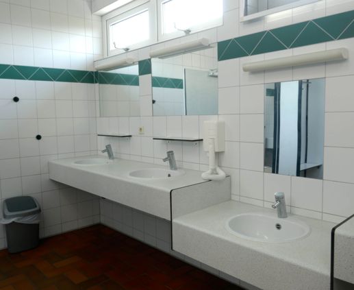 Lightronics armatuur in een sanitaire ruimte Lightronics armatuur in een sanitaire ruimte