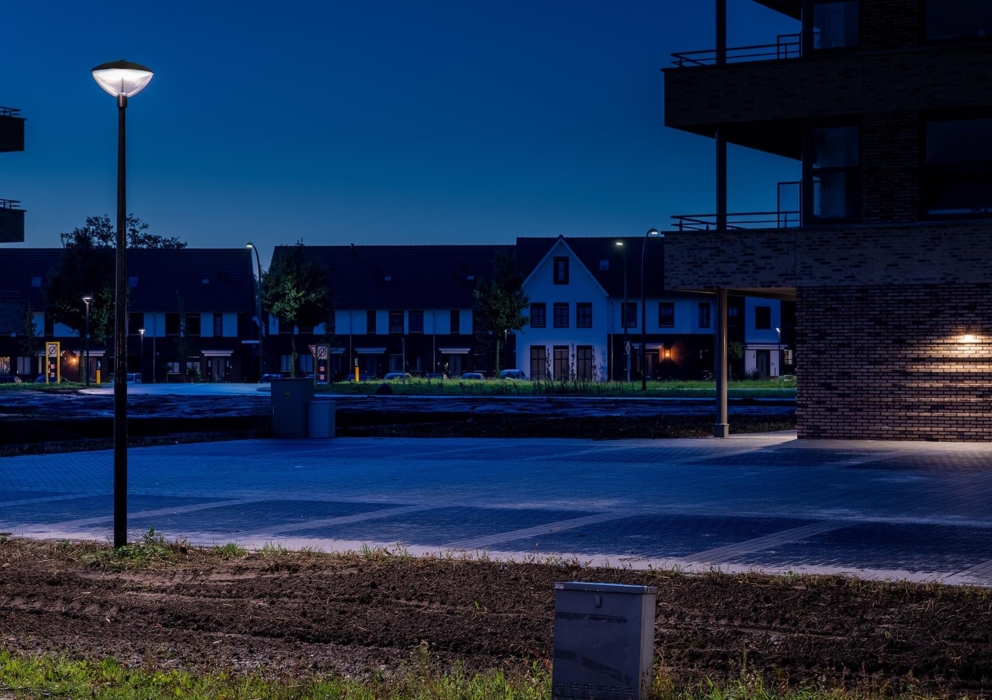 Lightronics armatuur CEDER op een parkeerplaats Lightronics armatuur CEDER op een parkeerplaats