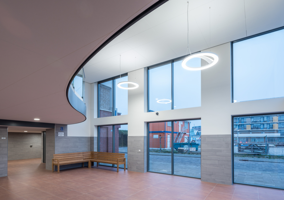 Lightronics CLARA 720 armaturen in de entree hal van een galerijflat in Den Helder Lightronics CLARA 720 armaturen in de entree hal van een galerijflat in Den Helder