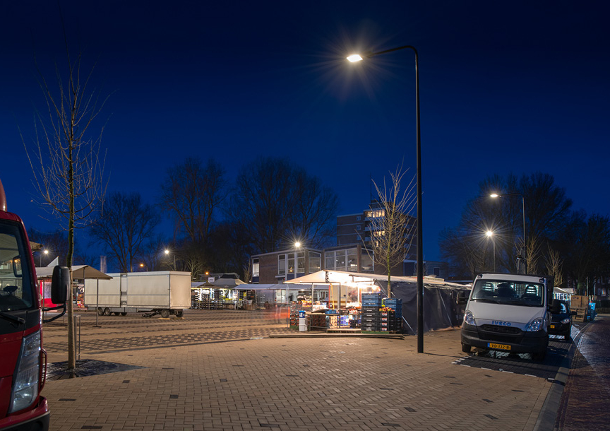 Lightronics BURAN PLUS armaturen op het marktplein aan de Piet Heinlaan in Katwijk